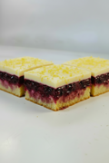 Siruri Pastel Arándanos, frutilla y ganache chocolate blanco. Sin gluten, Vegano, Sin azúcar